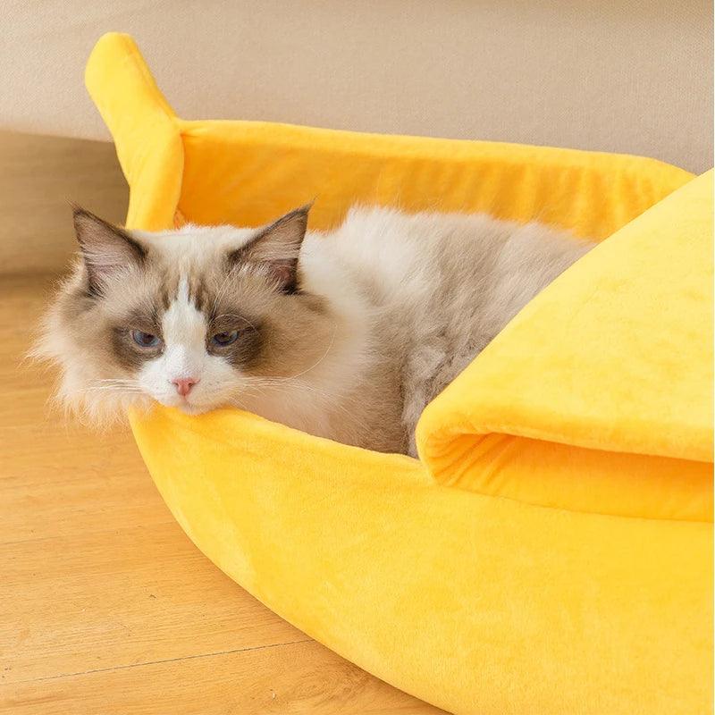 Cama em formato de banana para pets - O Chico Tem